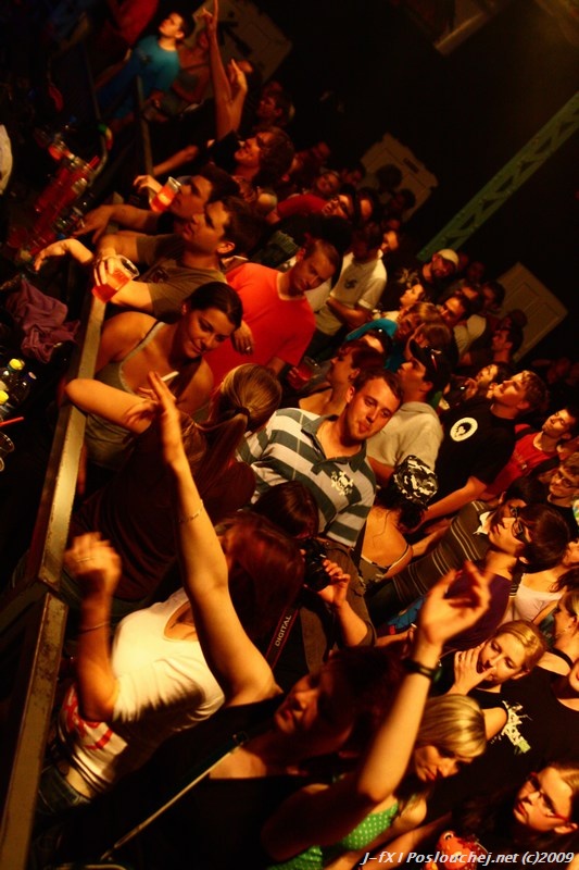 TAKE CONTROL (SHADOWBOX 10TH ANNIVERSARY) - Pátek 22. 5. 2009